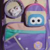 صورة الشنطة الـ "كيوت" اللي هتحببهم في المدرسة! 🎒💜